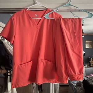 Womens scrub set size medium